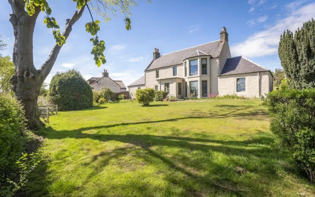 Stunning Farmhouse - Sleeps 8