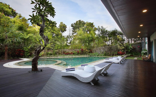 Del Cielo Villa