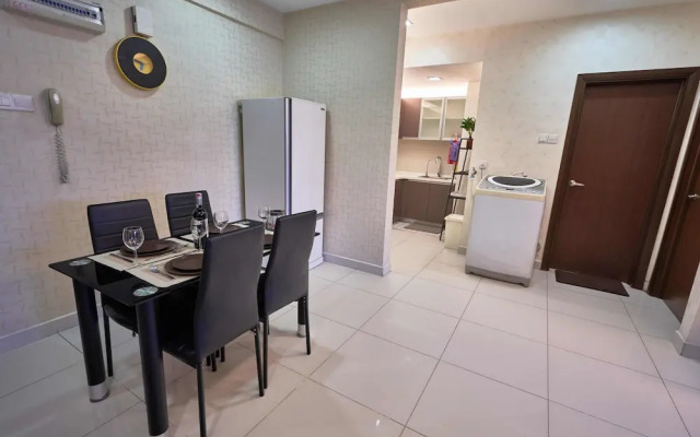 Regalia Residence @ KLCC View Sky Pool by KC