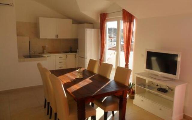 Apartments Leut