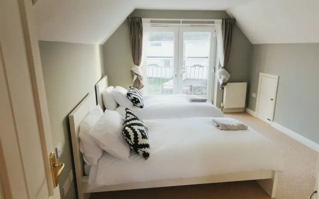 Family Home in Newquay, Parking, 3 min Walk Beach