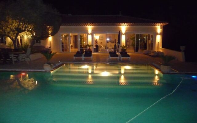 Villa avec piscine chauffée