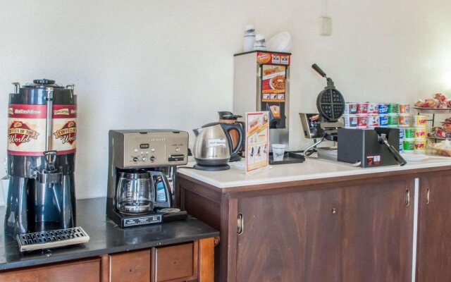 Whites City Cavern Inn