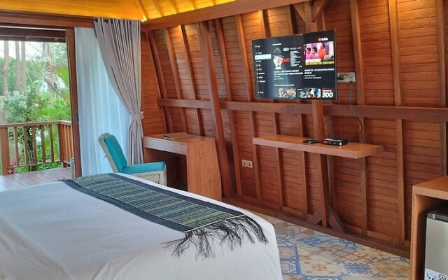 Room-love Without Boundaries Num9842