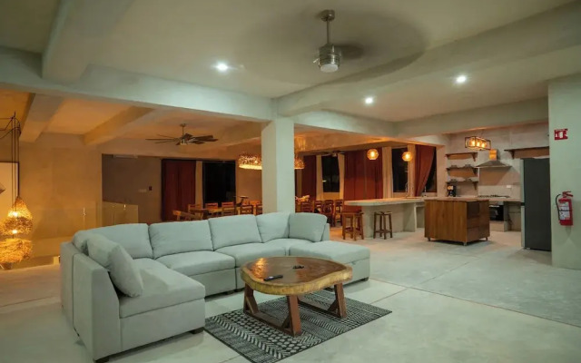 LaFamilia Casa and Suites