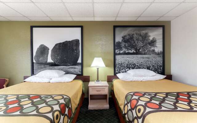 Super 8 by Wyndham Fredericksburg