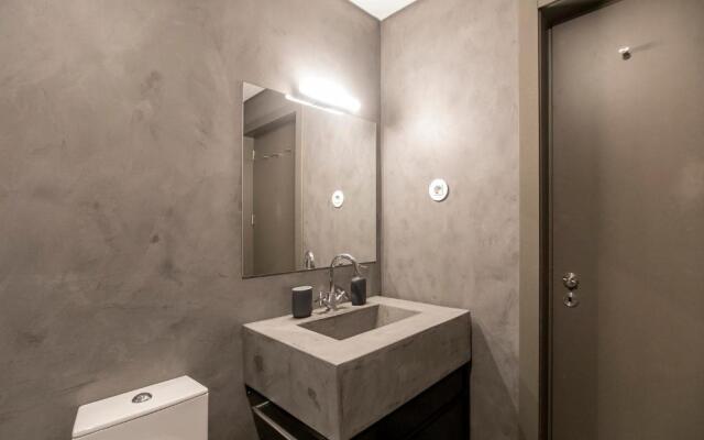 Modern 18th Century Flat