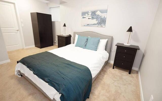 Beautiful South Winnipeg 4 Bdrm 2 Bath Townhouse