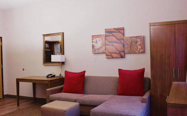 Staybridge Suites Chattanooga at Hamilton Place by IHG