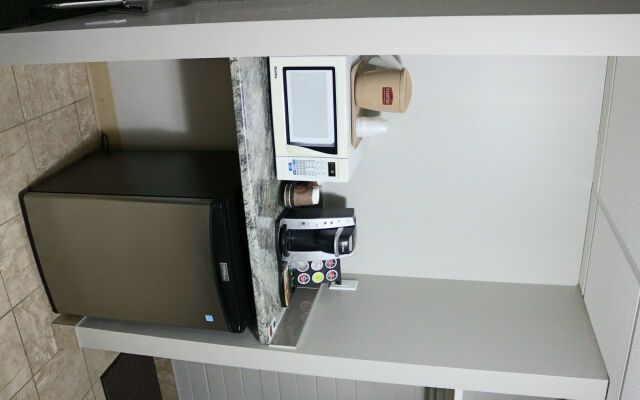 Travelodge by Wyndham Grande Prairie