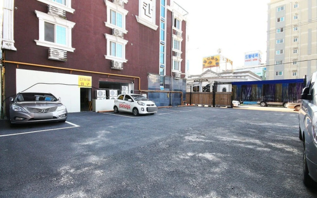 Motel Khan