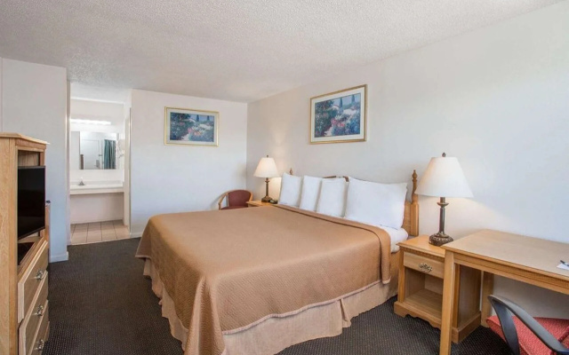 Travelodge Fort Bragg