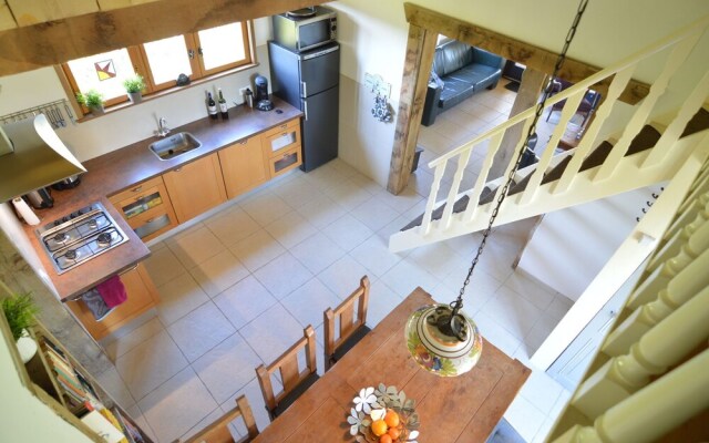 Modern Holiday Home near Forest in Burgundy