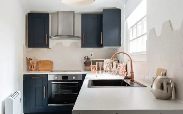The Historic Gem - Sleek & Central 3bdr Maisonette