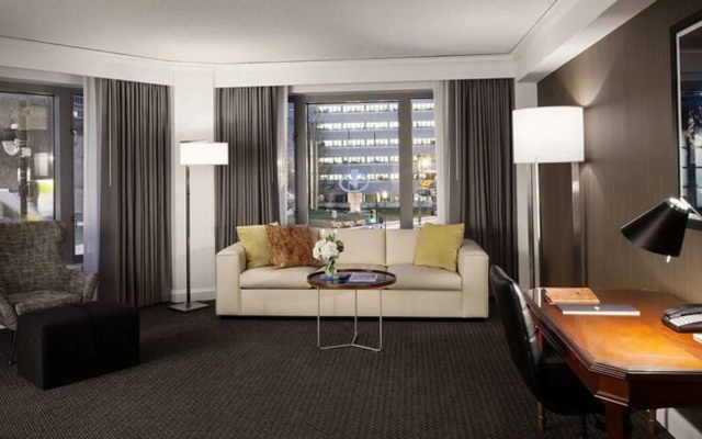 The Logan Philadelphia, Curio Collection by Hilton