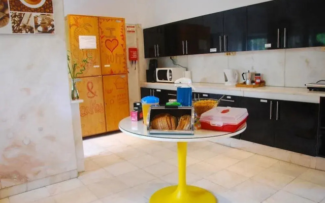 Carcavelos Beach Hostel