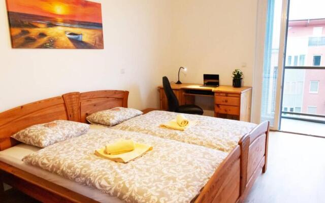 New, quiet flat next to U1, VIC, shopping mall,... - Hotel in Vienna - Photo 2
