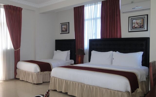 Lazaani Hotel & Restaurant