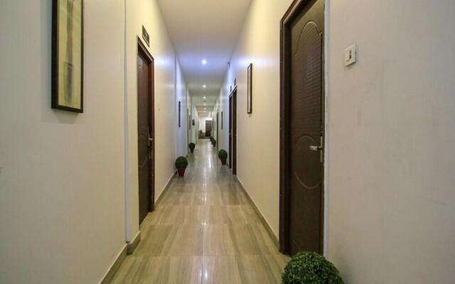 OYO 1358 Hotel Crossroad