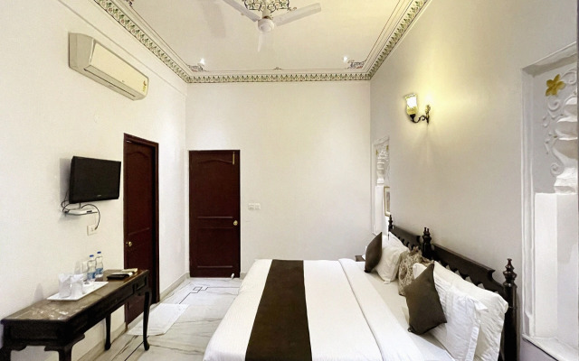 Hotel Boheda Palace