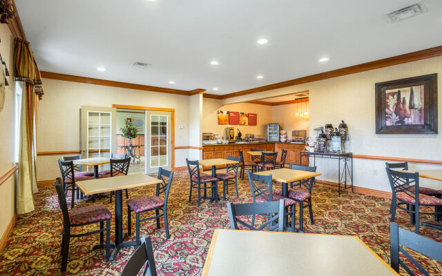 Comfort Suites
