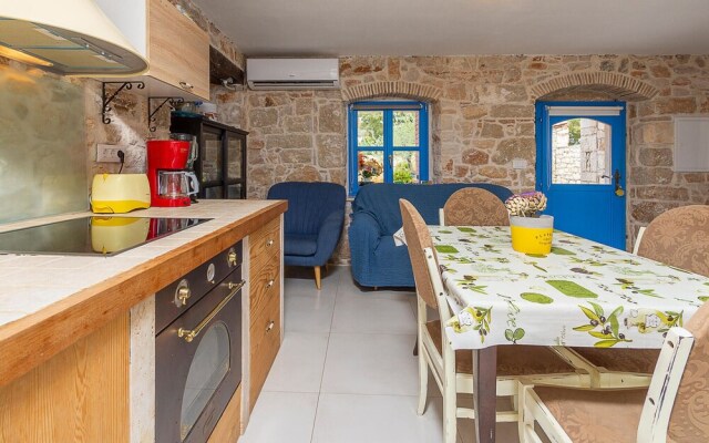Stunning Home in Mihelici With Wifi and 3 Bedrooms