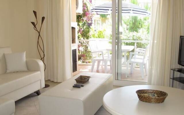 Villa AQ37 by JoyLettings