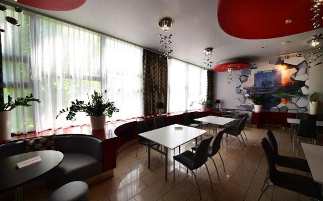 Hotel Gromada Pila