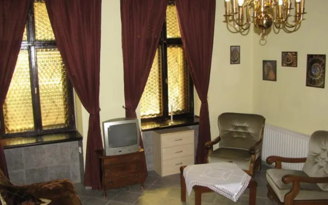 Old Town Krakow Studios