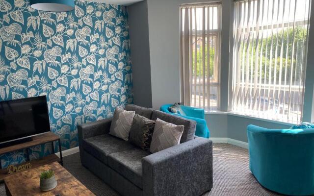 Blackpool Sleepover Apartment 4 Free Parking Sleeps 6