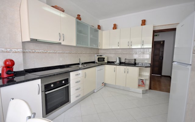 Spacious 4 Bedroom Villa Located in its own Grounds, With Private Pool and Bbq