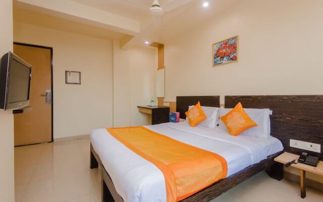 OYO 10382 Hotel Saffron Suites