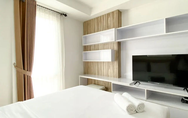 Homey And Compact Studio At Azalea Suites Apartment