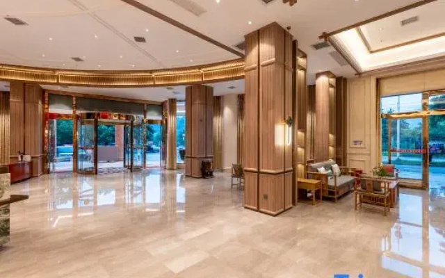 Rongjiang Shangpin International Hotel (Guzhou Dahekou Wharf Branch, Village Super Football Stadium)