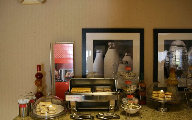 Hampton Inn Commerce