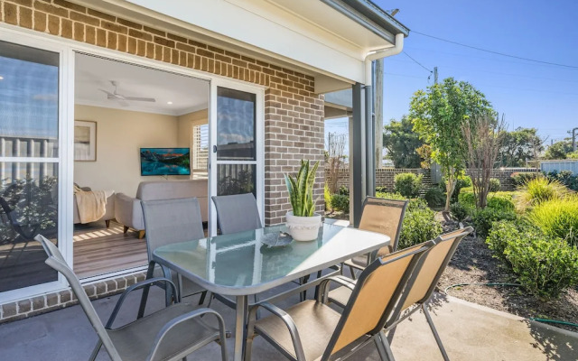 Newcastle Short Stay Apartments - Adamstown Townhouses