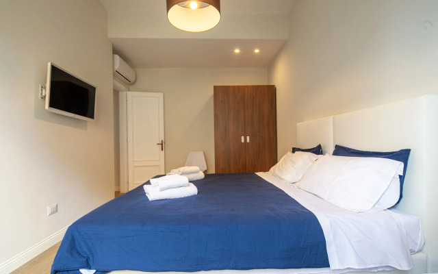 Ponte Vecchio White by Mmega