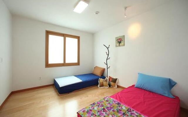 Tongyeong One Guesthouse