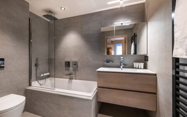 Alaska Lodge by Alpine resorts