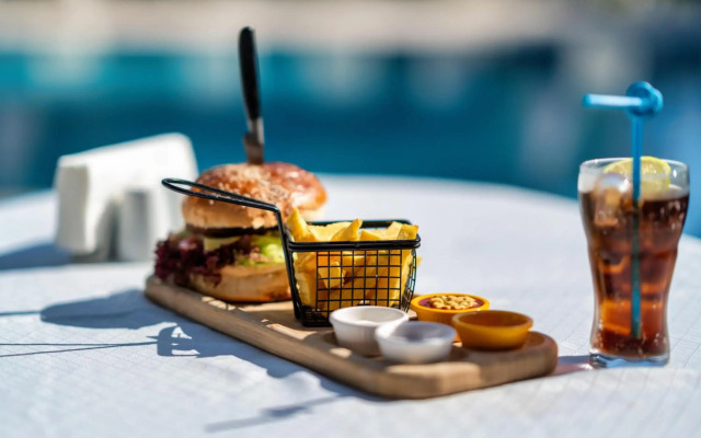 Ata Lagoon Beach Hotel