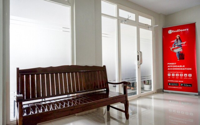 Kurnia Guest House by RedDoorz
