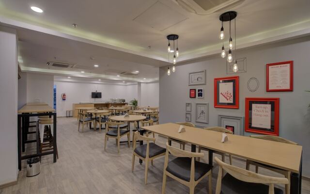 OYO Townhouse 114 Eureka Grand