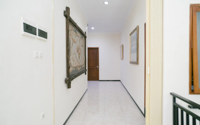 Urbanview Hotel Griya Surya Malang by RedDoorz
