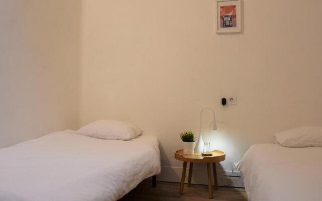 APT Slow City Hostel