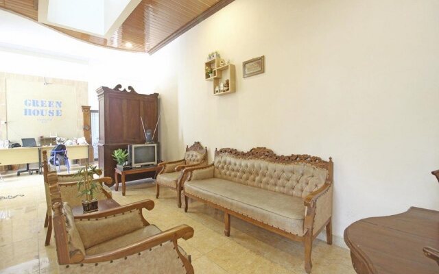 Greenhouse Exclusive Kost Tegalwaras by RedDoorz