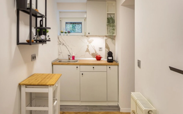 Modern Studio Near British Square