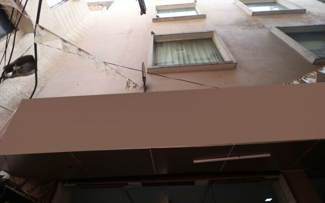 OYO 23357 Raj Tirath Niwas