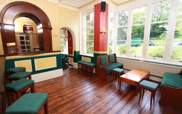 Russell Hotel