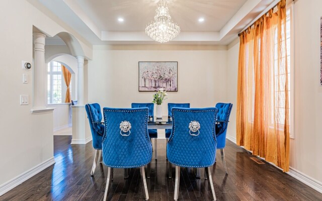 Lady Valentina Boutique Home