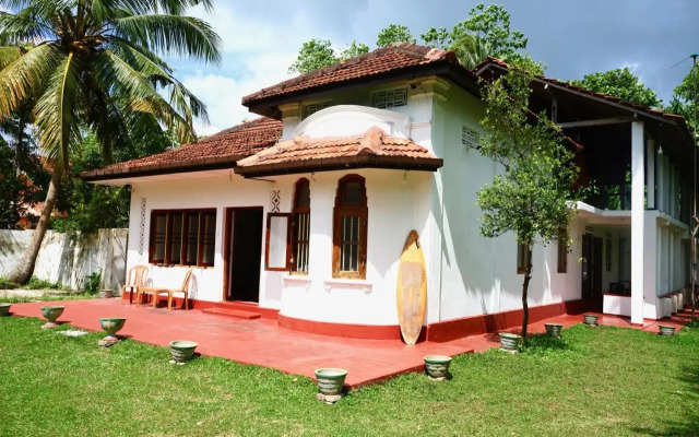 Siri Medura Surf Yoga Meditation Guesthouse And Hostel